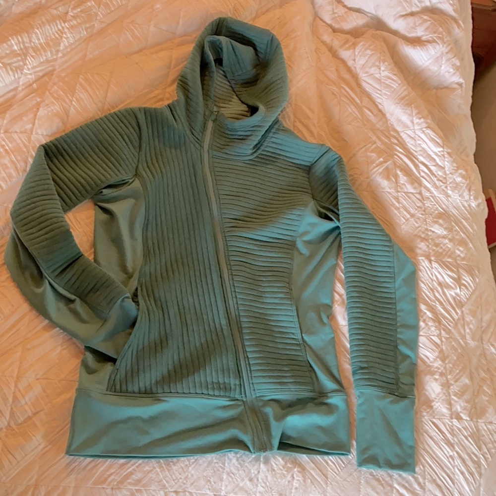 Brooks fly-by hoodie